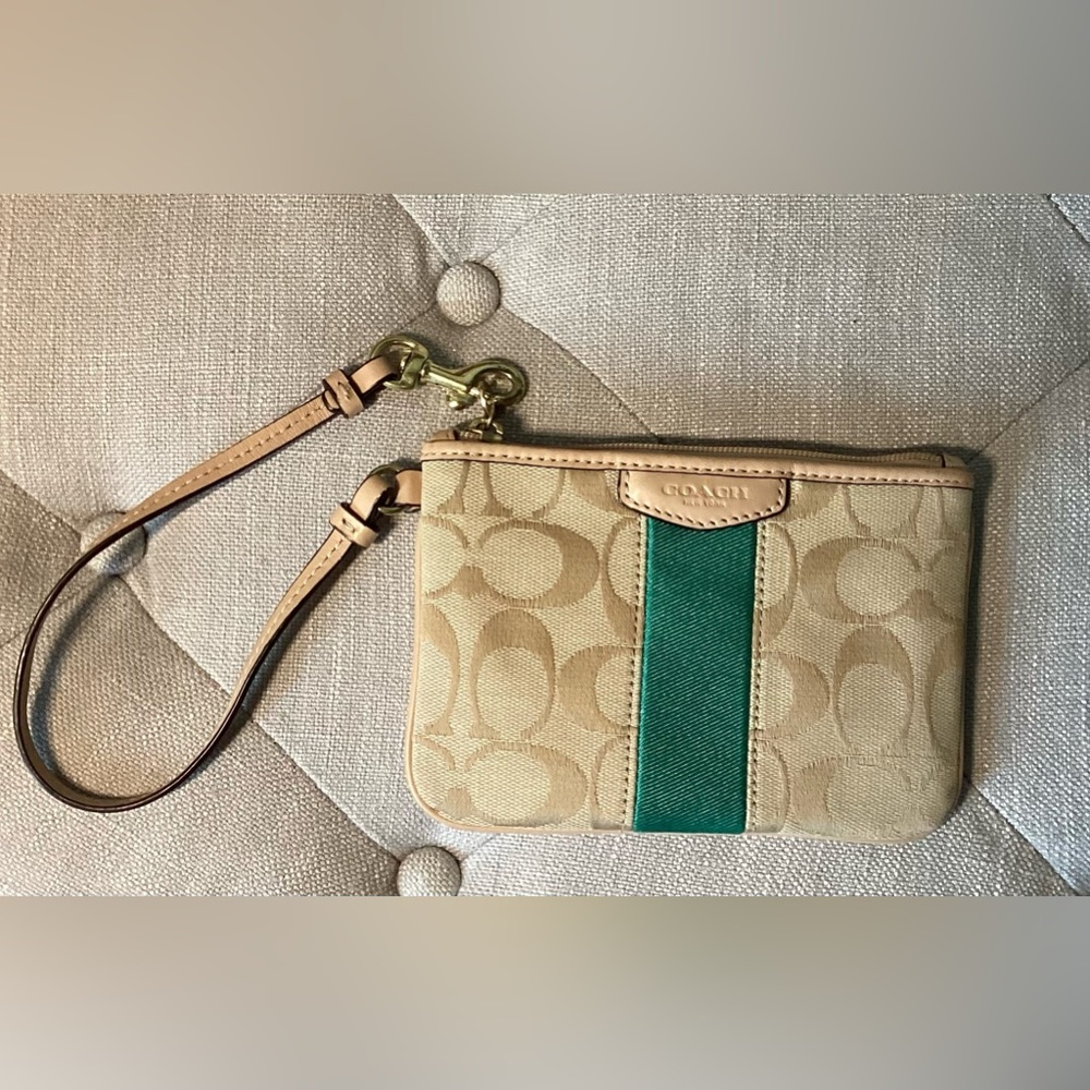 AUTHENTIC COACH SIGNATURE STRIPE SMALL WRISTLET (COACH F51106